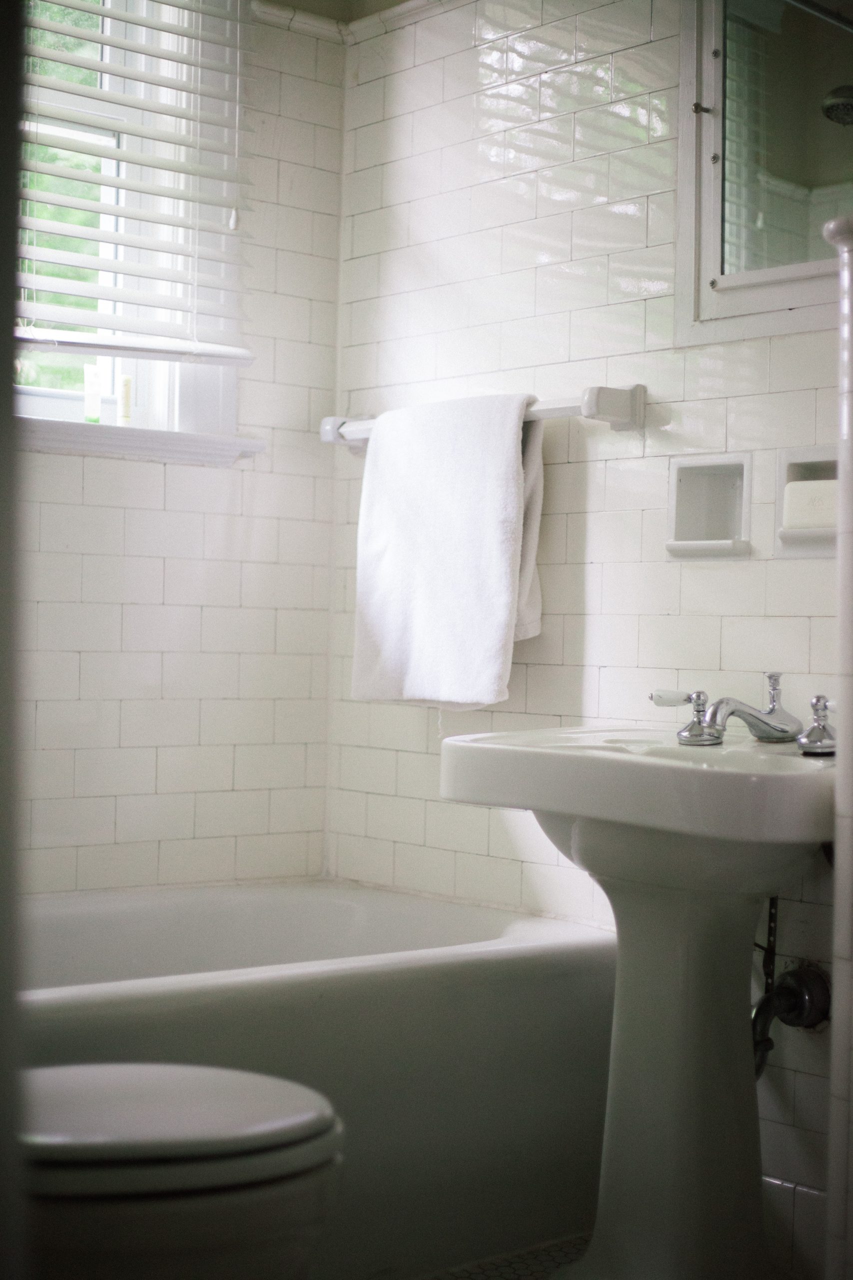 Mejor pintura para azulejos de baño 10 azulejos baño blancos